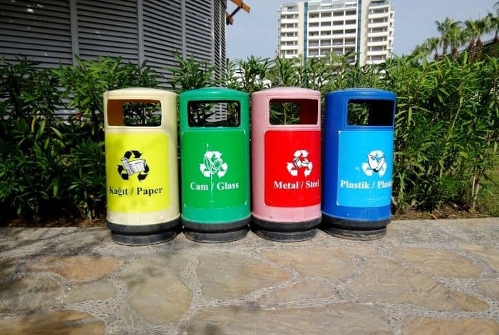 Red blue green yellow recyle bins